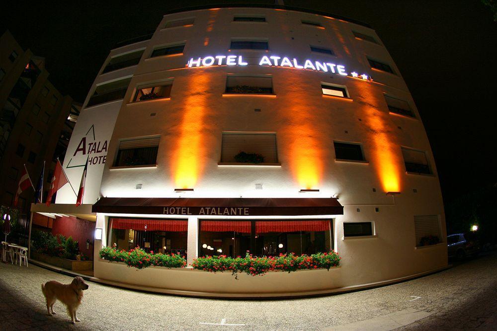 Atalante Hotel Annemasse Bagian luar foto